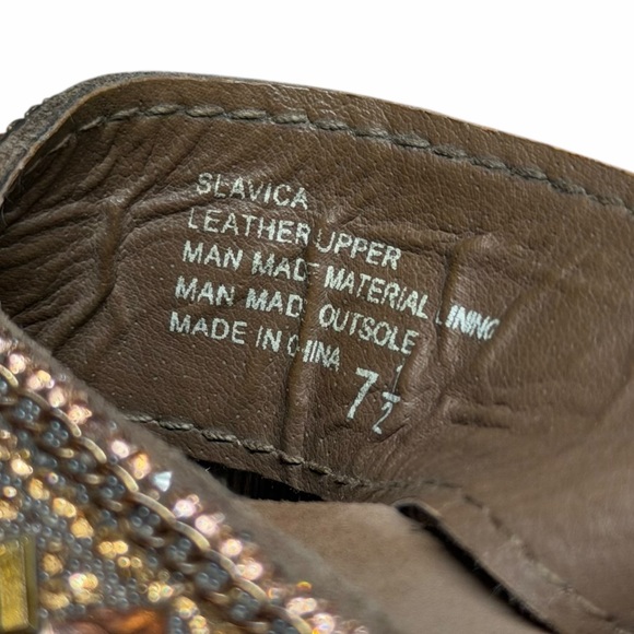 10/$25🦋 Yellow Box Slavica Tan & Gold Rhinestone Sandals - Size 7.5 - Picture 12 of 14